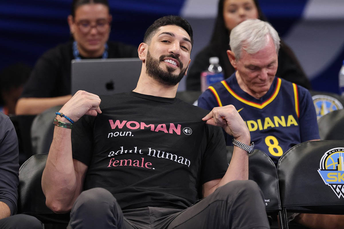 Enes Kanter izbačen sa WNBA utakmice (2).jpg