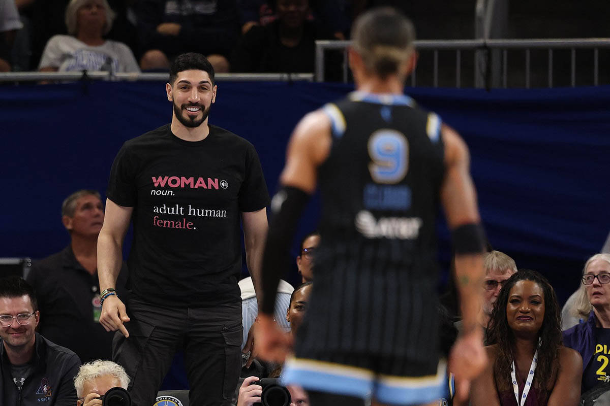 Enes Kanter izbačen sa WNBA utakmice (5).jpg