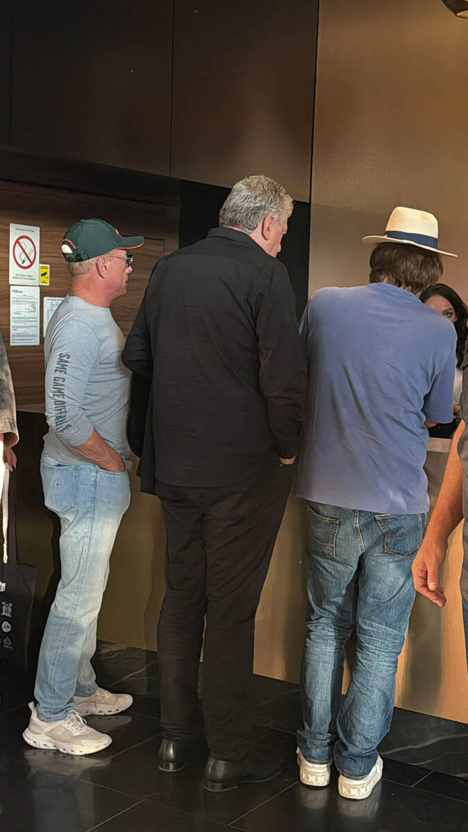Van Dam u društvu Željka Mitrovića i Tonija Bjelića stigao u Niš (10).jpg