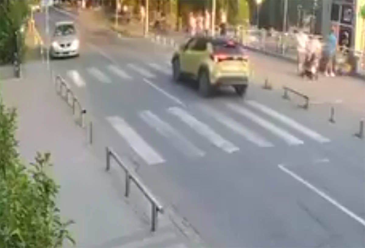 Auto pokosio majku sa decom u Kraljevu (5).jpg