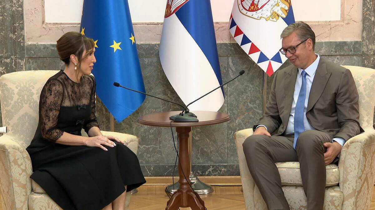 Aleksandar Vučić sa teniserkom (5).jpg