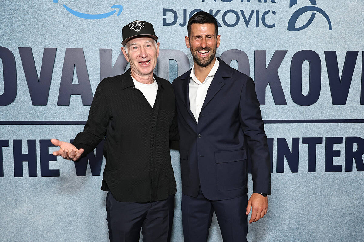 Džon Mekinro i Novak Đoković zajedno poziraju na premijeri filma Zimski vuk.