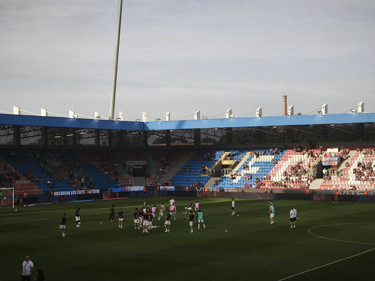 Stadion Viktorije u Plzenju (1).jpg