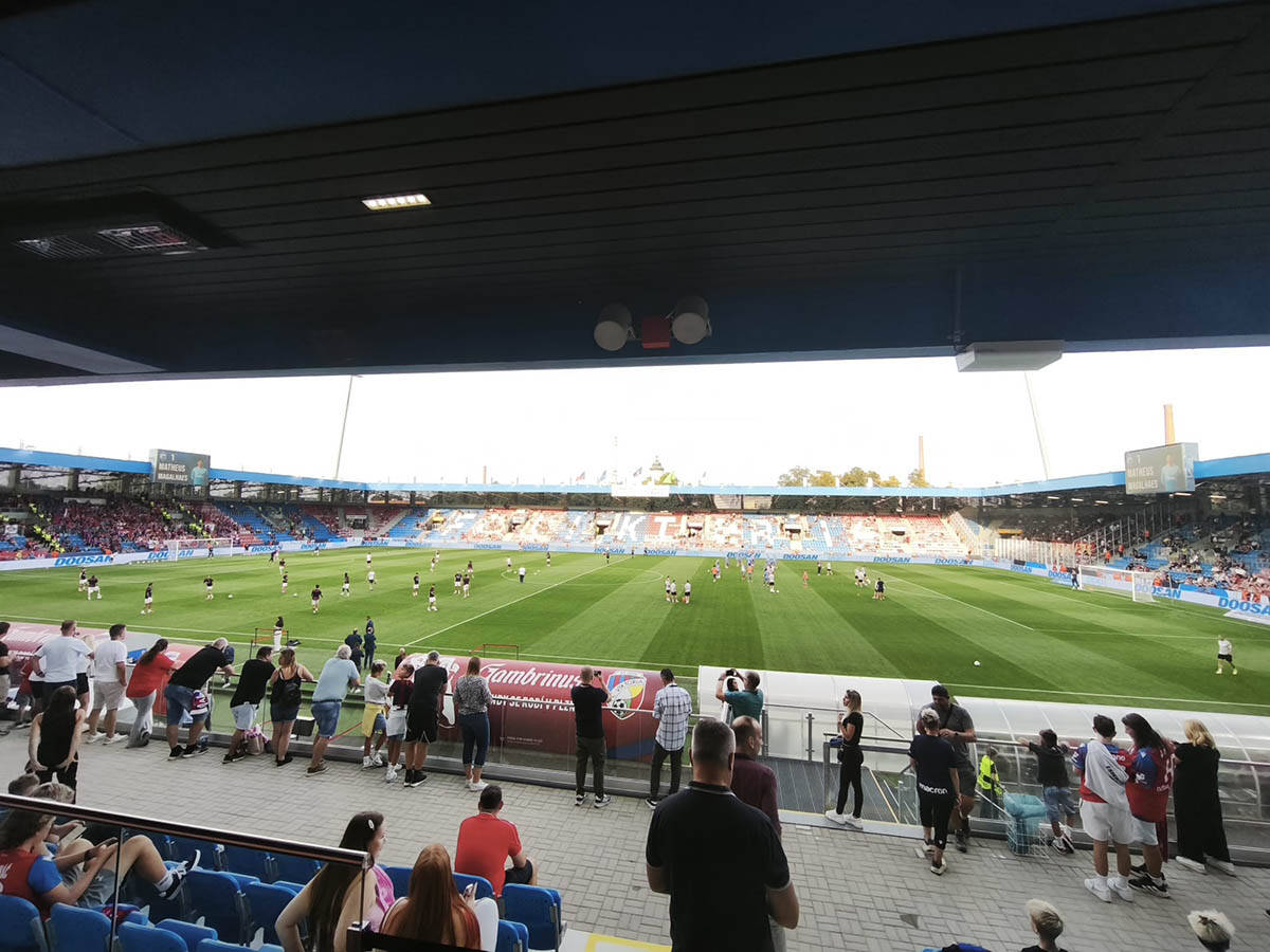 Stadion Viktorije u Plzenju (5).jpg