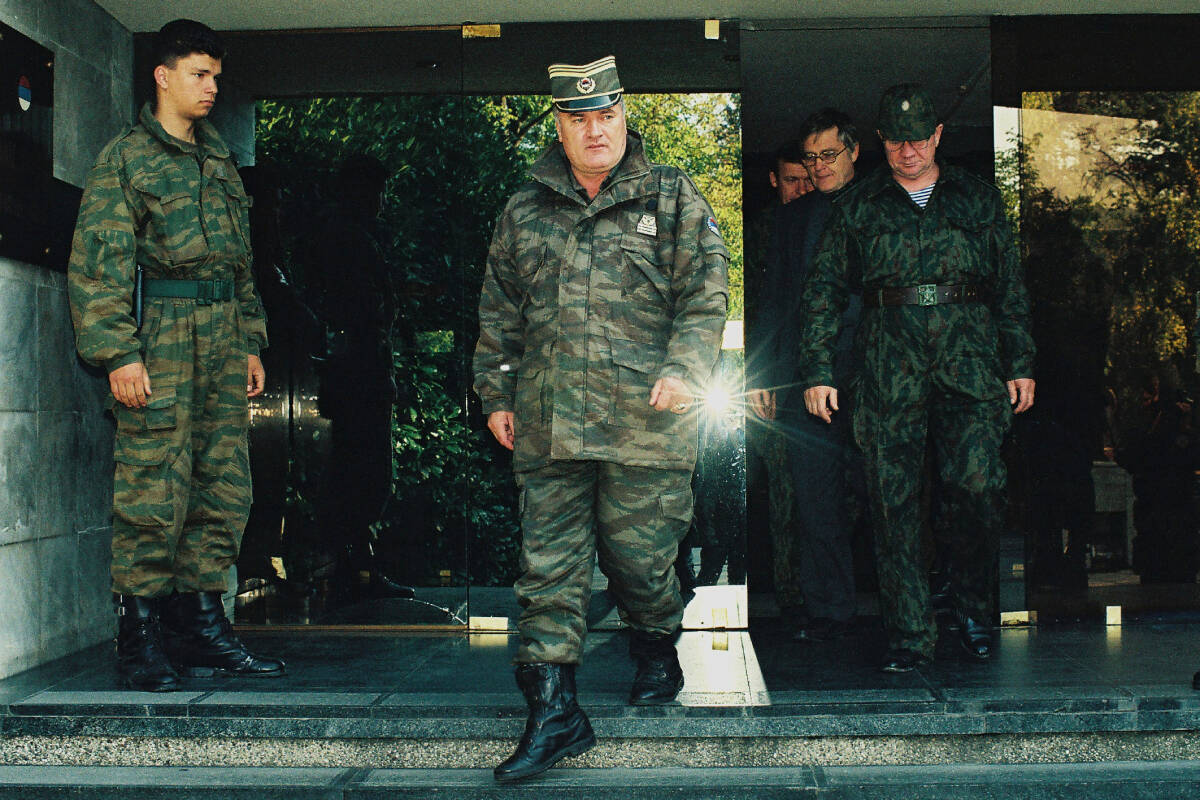 Ratko Mladić u Banjaluci izlazi sa sastanka sa ruskom delegacijom