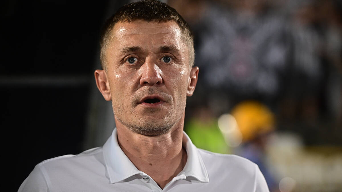 Saša ilić vodi Partizan protiv Hetafea