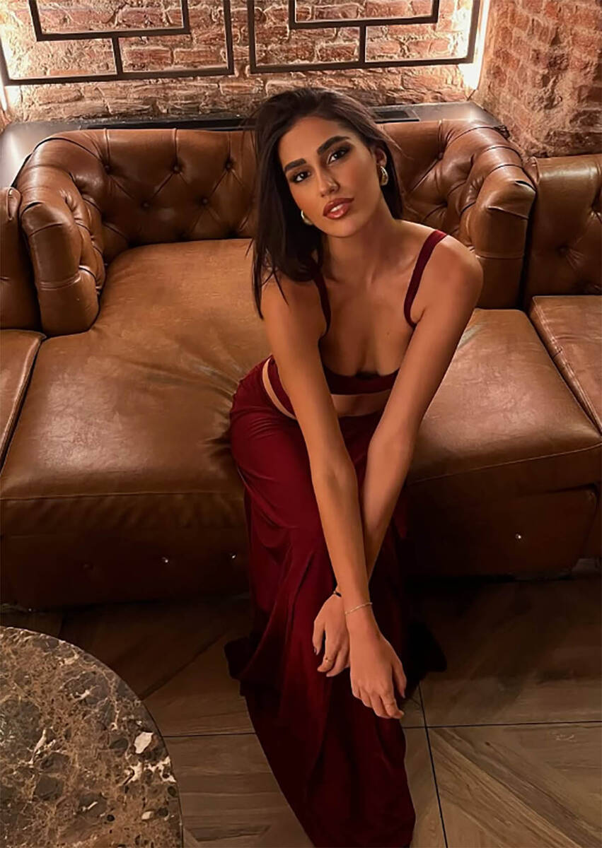 Devojka Aleksandra Radojčića (2).jpg