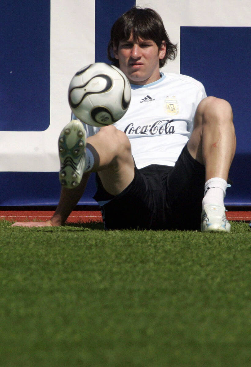 Lionel Messi 2006 (9).jpg