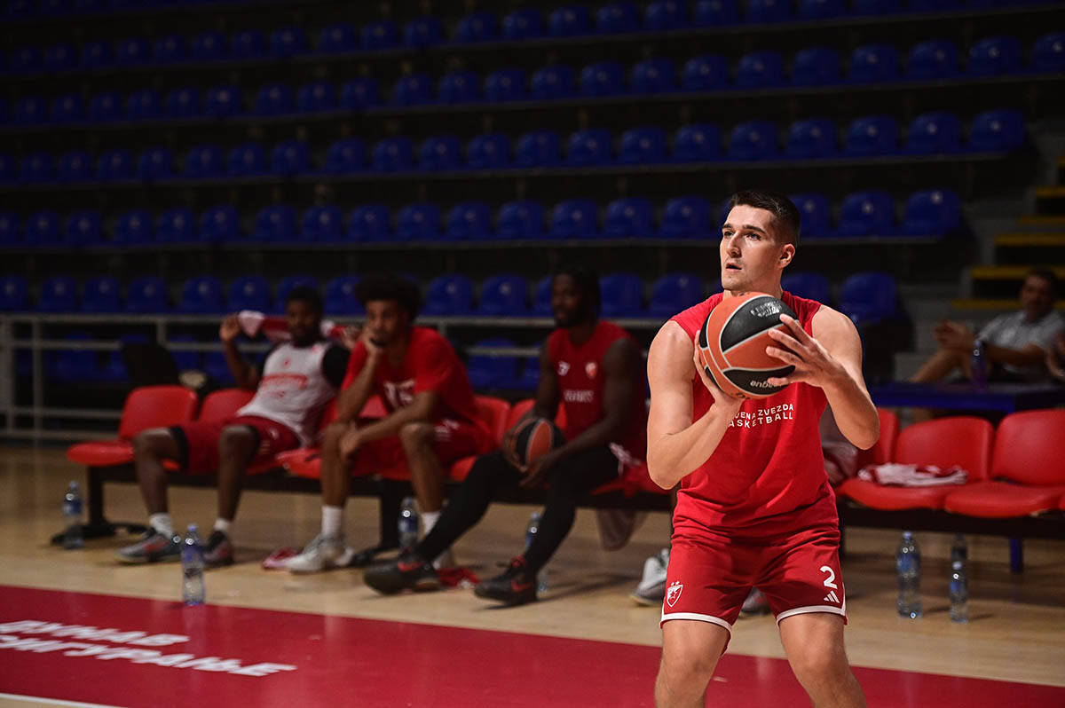 Ibon Navaro trening Crvene zvezde (5).jpg