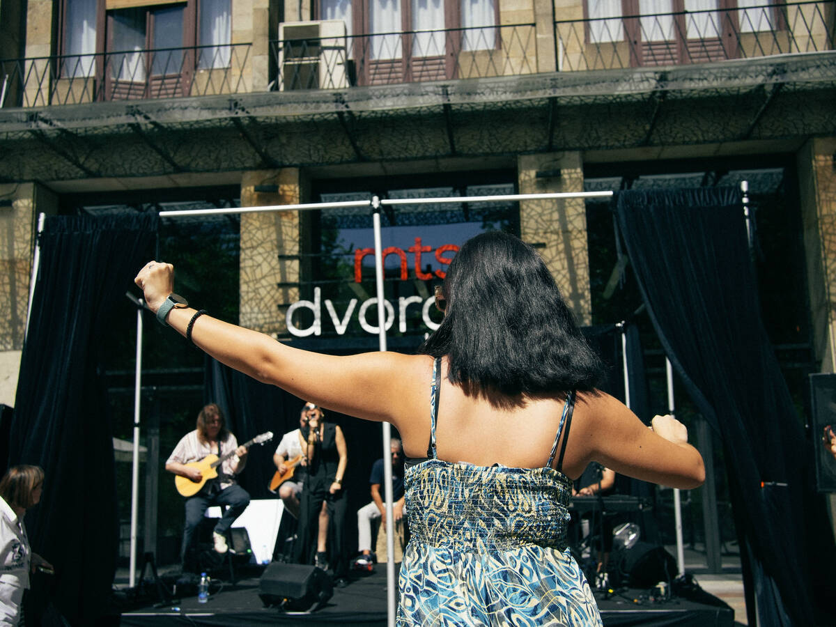 neverne_bebe_mini_koncert-51.jpg