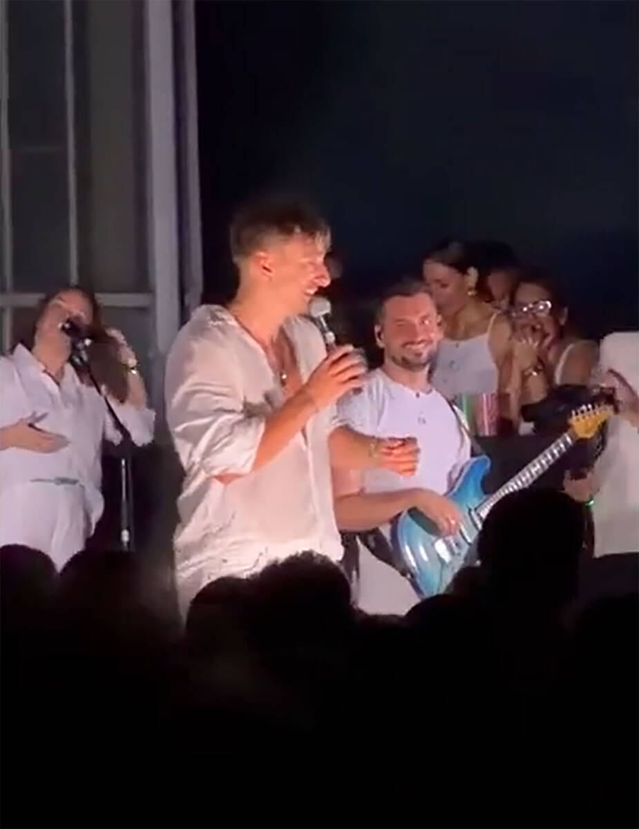 Adi Šoše koncert u Botaničkoj bašti (1).jpg