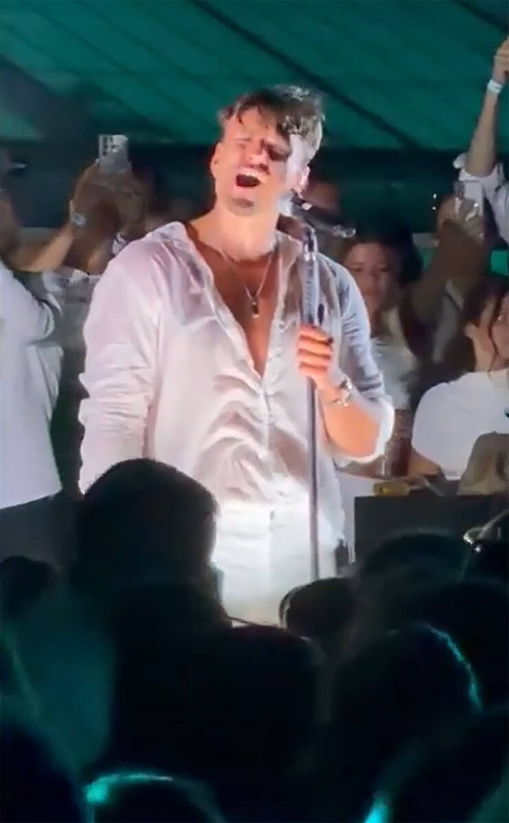 Adi Šoše koncert u Botaničkoj bašti (3).jpg