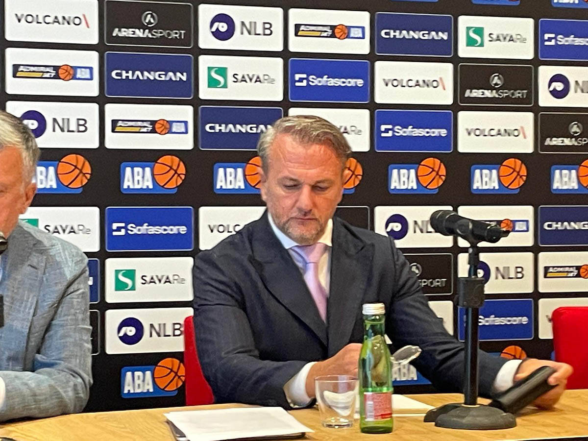 Ostoja Mijailović konferencija u Ljubljani (3).jpg