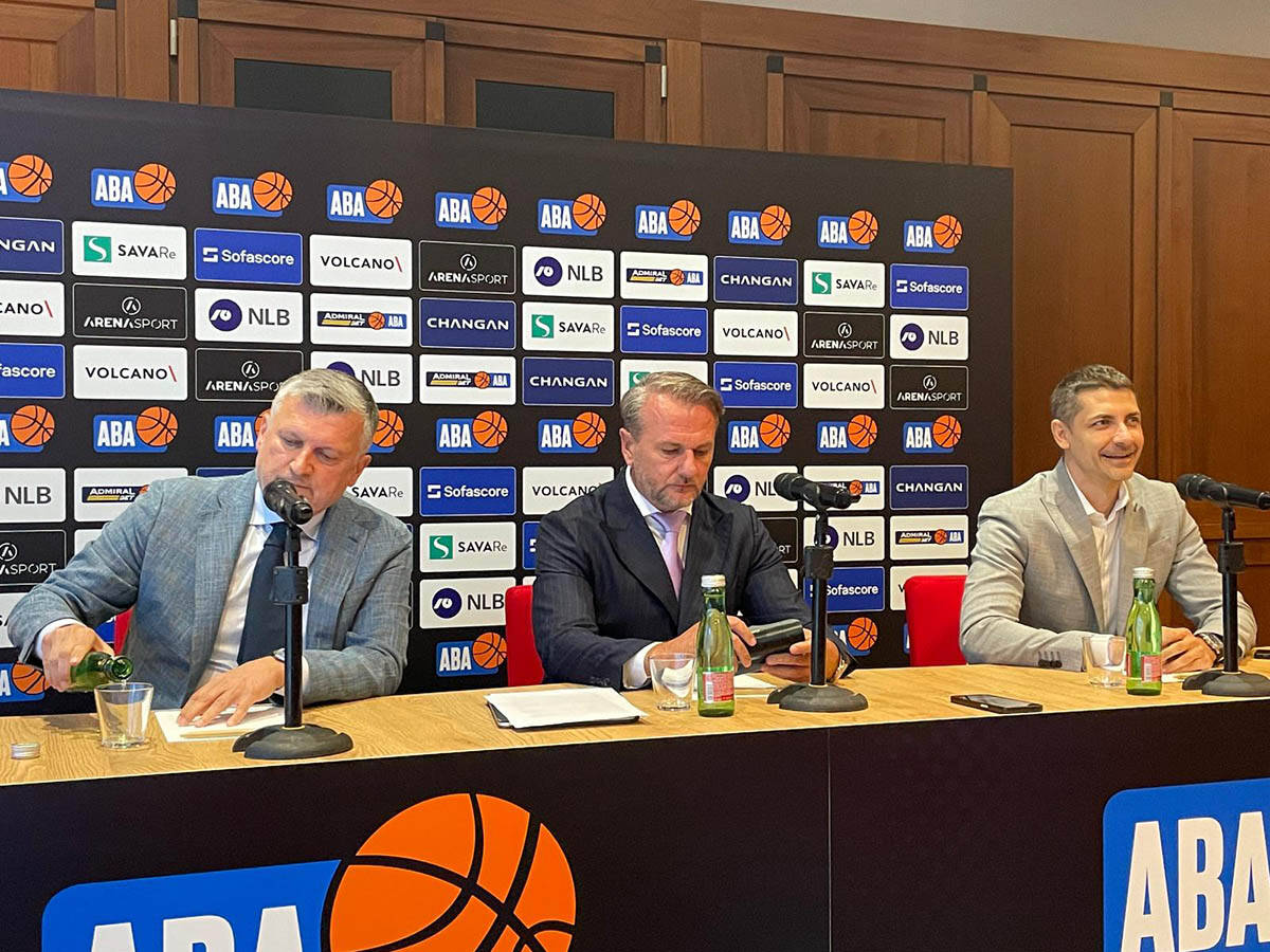 Ostoja Mijailović konferencija u Ljubljani (6).jpg
