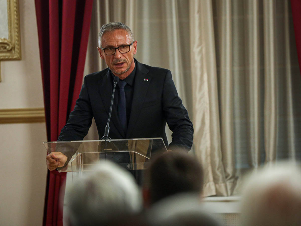 Radan Ostojić, Ministar rada i boračko-invalidske zaštite (3).jpg