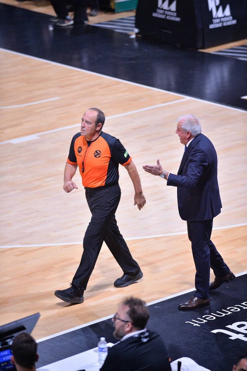 Migel Anhel Perez u raspravi sa Željkom Obradovićem