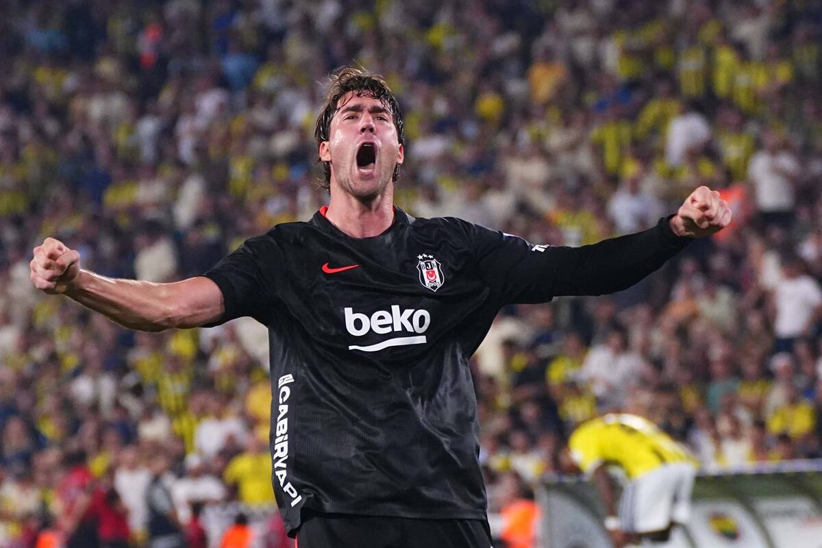 Dušan Vlahović proslavlja gol