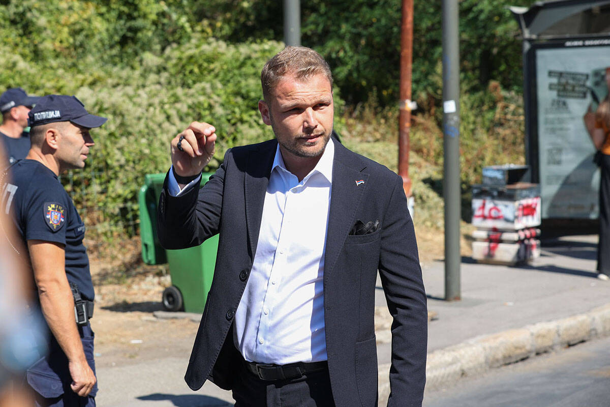 Draško Stanivuković na sahrani Ratka Mladića (5).jpg