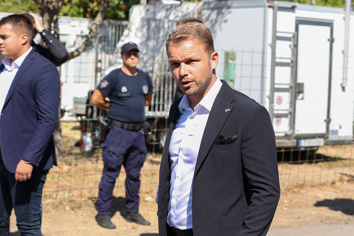 Draško Stanivuković na sahrani Ratka Mladića (1).jpg
