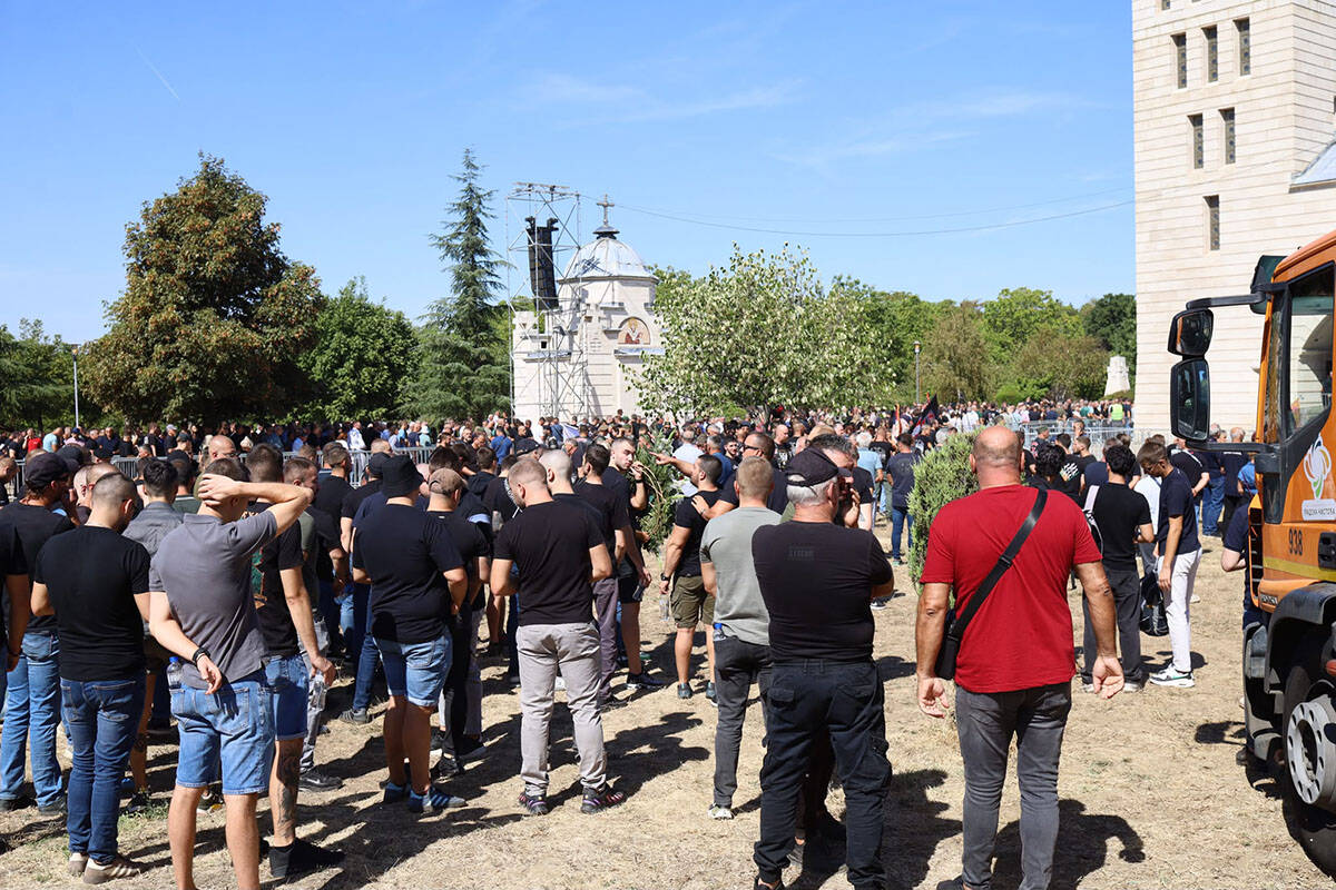 Ispraćaj Ratka Mladića (2).jpg