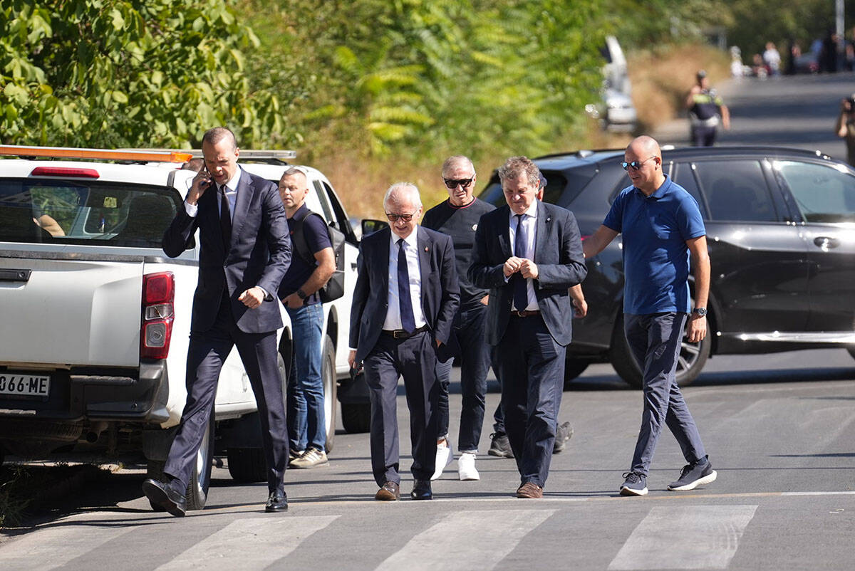 Delegacija Crvene zvezde na sahrani Ratka Mladića (4).jpg