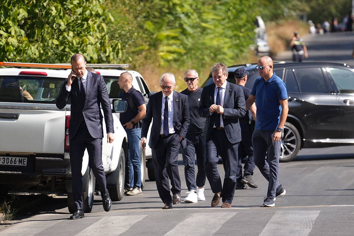 Delegacija Crvene zvezde na sahrani Ratka Mladića (5).jpg