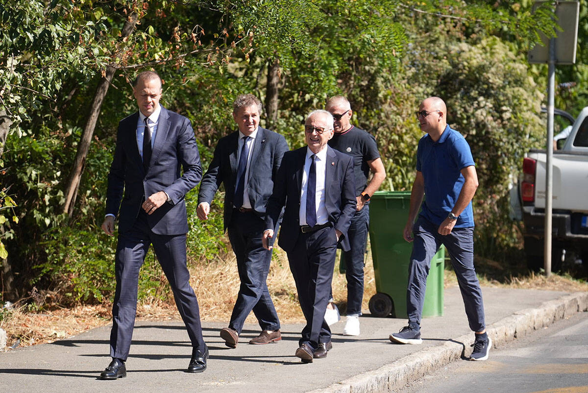 Delegacija Crvene zvezde na sahrani Ratka Mladića (6).jpg