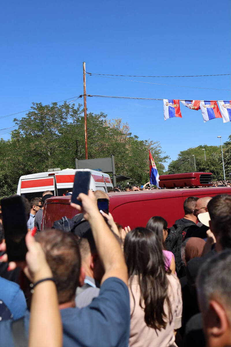 Kombi sa telom Ratka Mladića (3).jpg