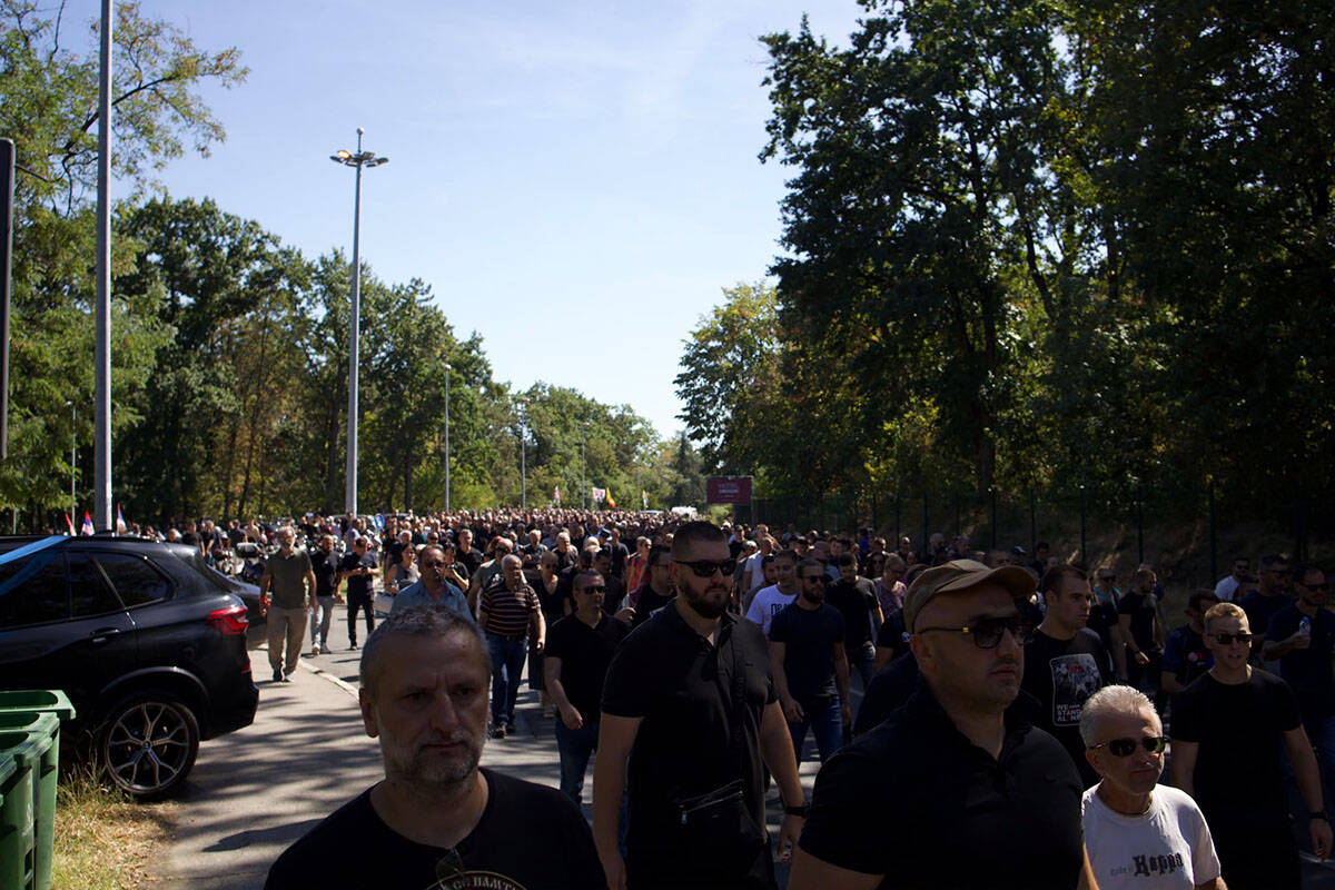 Povorka ka Topčiderskom groblju (15).jpg