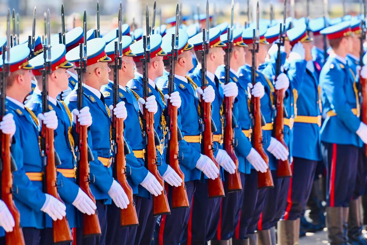 Svečani doček ispred Palate Srbija predsednika Uzbekistana Šavkata Mirzijojeva (13).jpg
