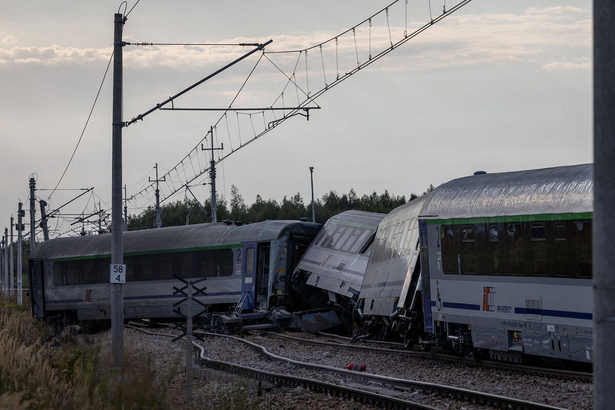 Sudar voza i kamiona u Poljskoj (3).jpg