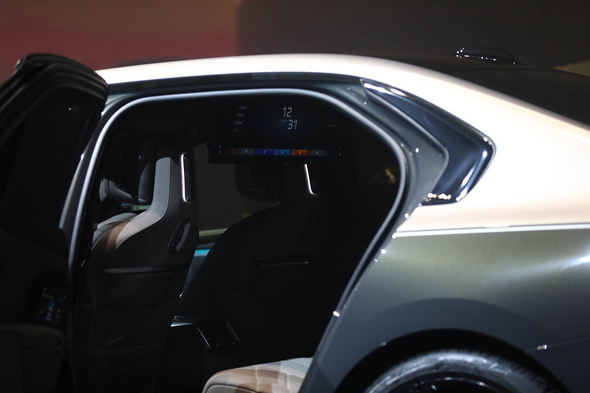 nova serija BMW X7 i BMW 5  (11).jpg