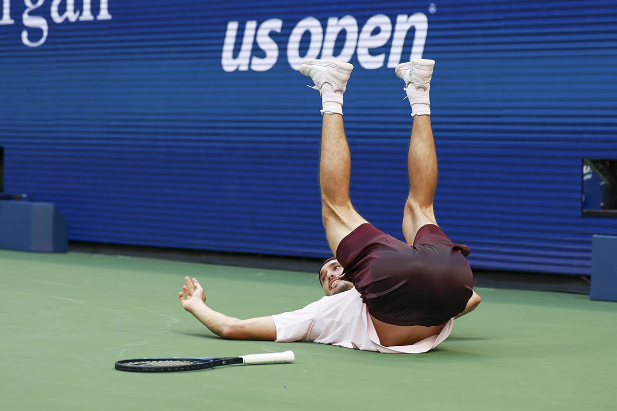 Zverev - Hačanov US open 10.jpg