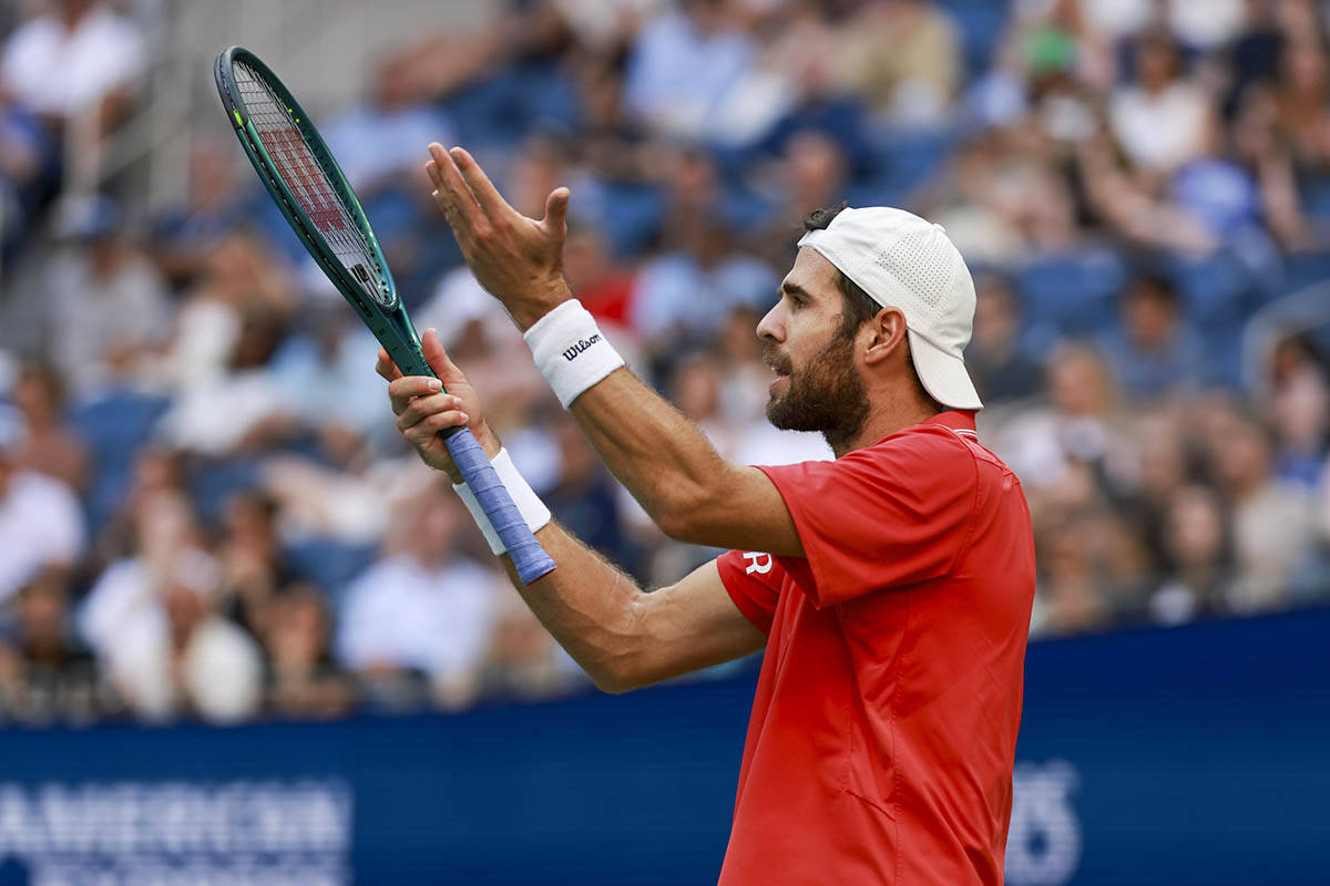 Zverev - Hačanov US open 11.jpg