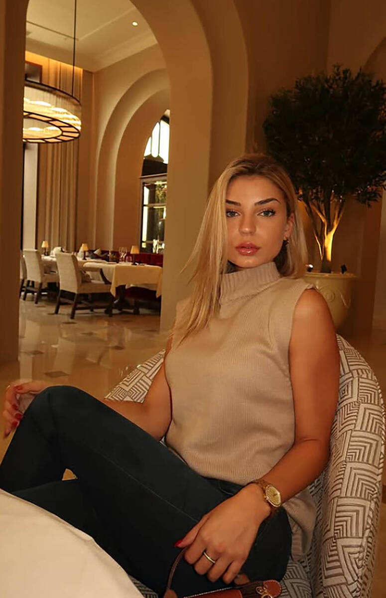 Milica Bulat voditeljka RTS  3.jpg