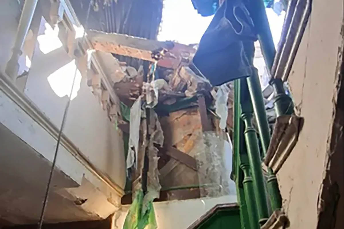 srušio se krov zgrade u Piranu u Sloveniji 4.jpg
