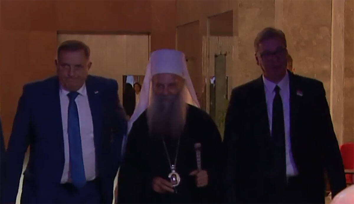 Predsednik Vučić uručuje odlikovanja (5).jpg