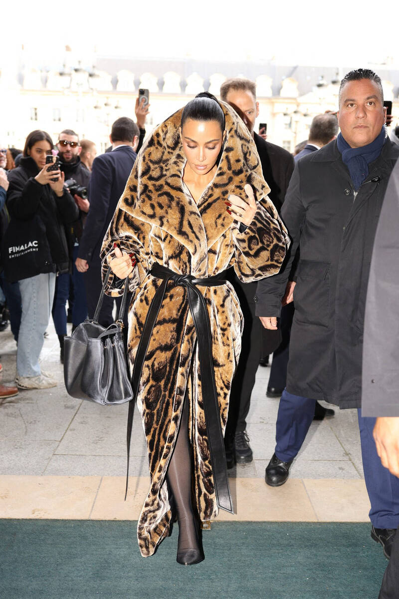 Kim Kardašijan Pariz Fashion week (2).jpg