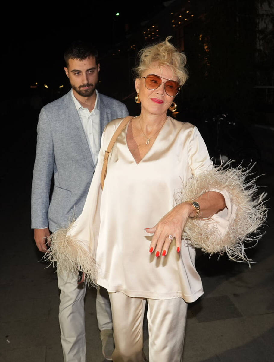 Lepa Brena (2).jpg