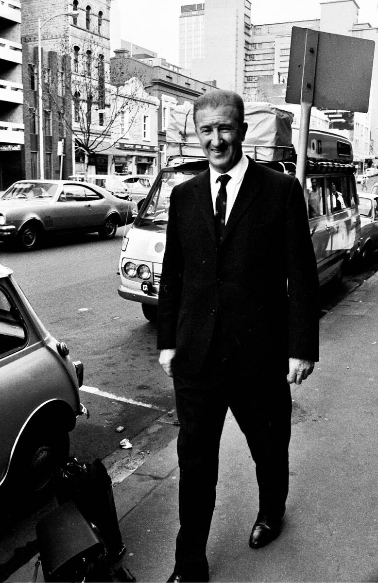 Ljubiša Broćić na ulici u Melburnu 1970. godine