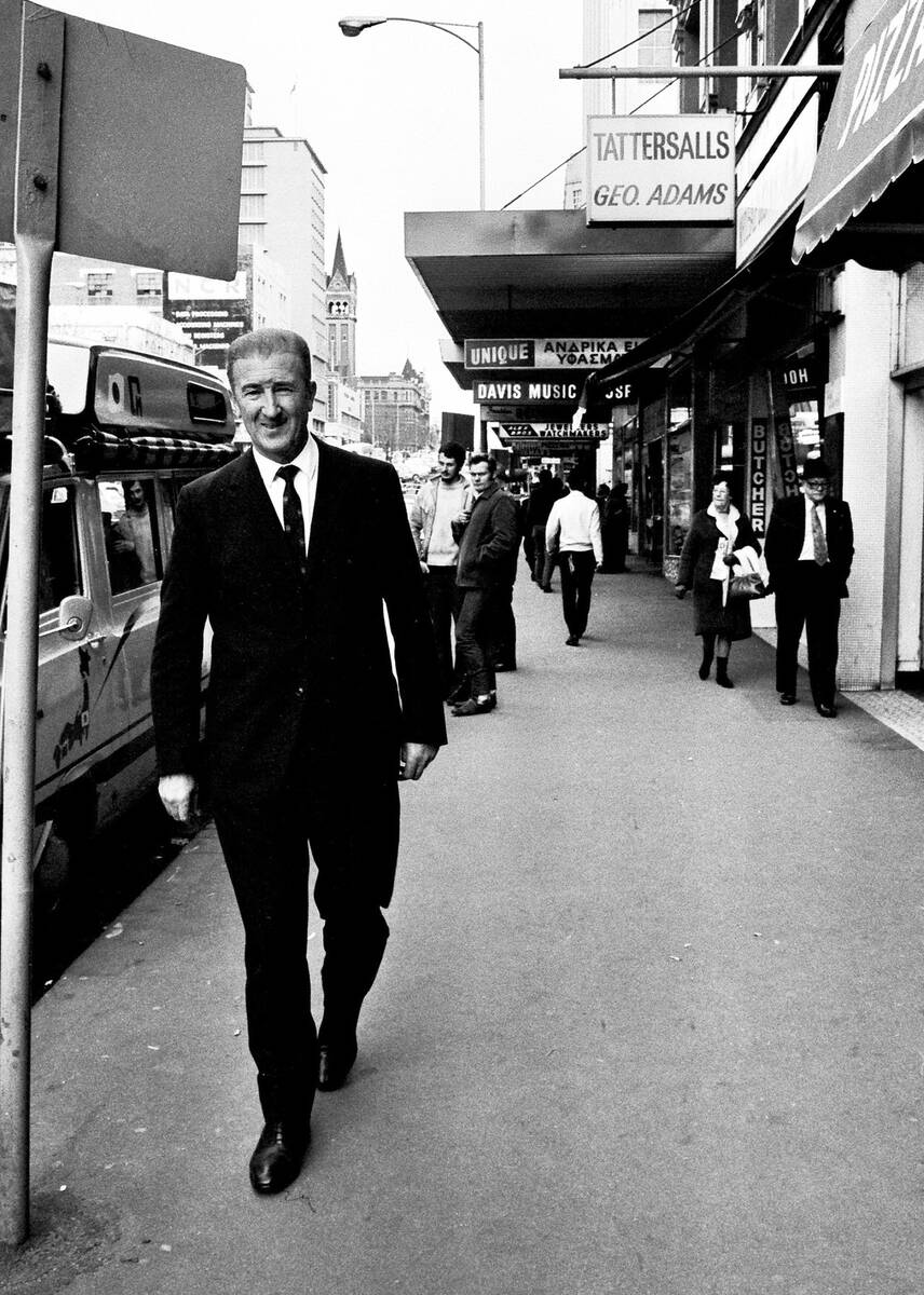 Ljubiša Broćić na ulici u Melburnu 1970. godine