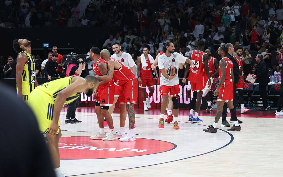 Olimpijakos - Fenerbahče (4).jpg