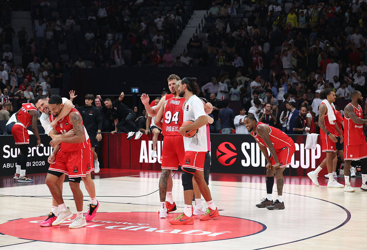 Olimpijakos - Fenerbahče (1).jpg