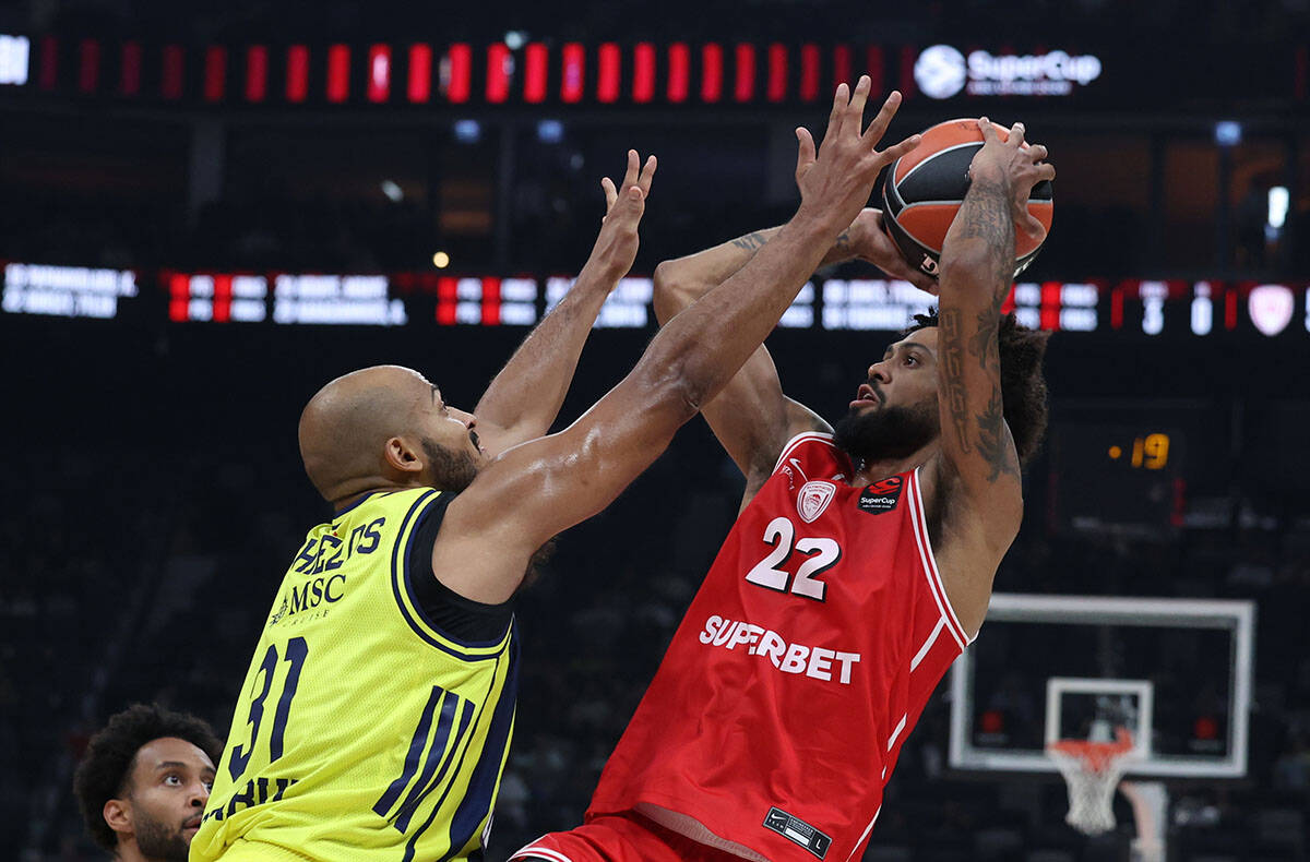 Olimpijakos - Fenerbahče (4).jpg