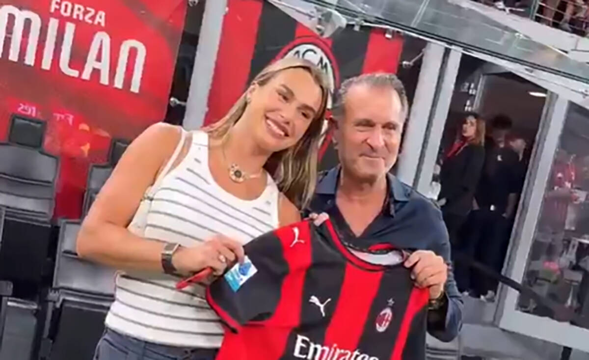 Arina Sabalenka gleda Milan