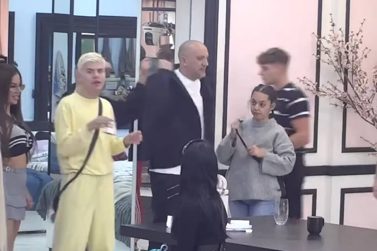 Stojin sin hitno napustio Elitu: Izveli ga nakon što je stiglo hitno naređenje (Video)