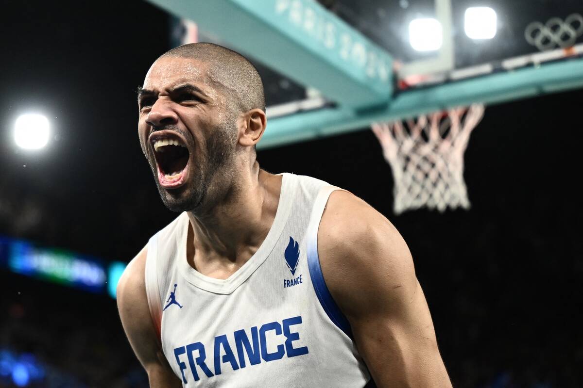Nikola Batum slavi pobedu Francuske protiv Nemačke na OI u Parizu 2024