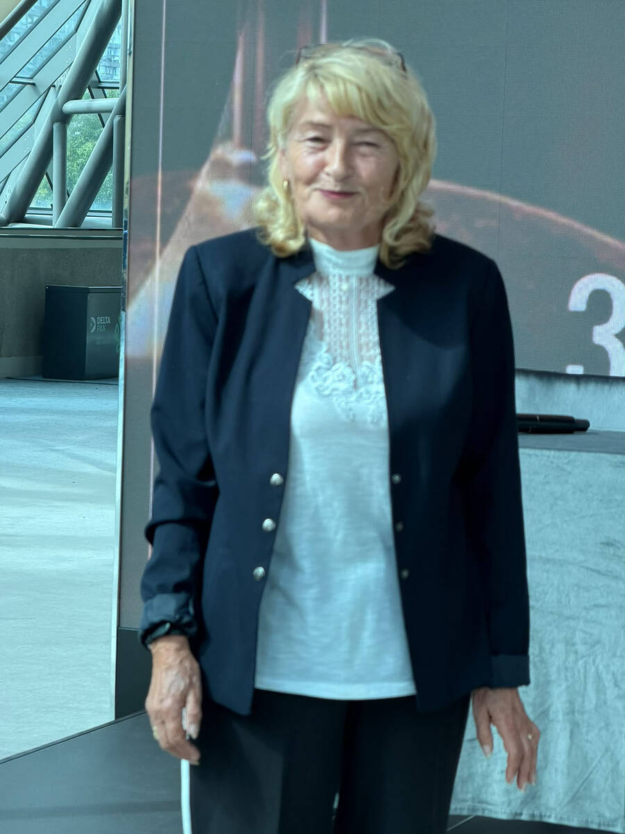 Udovica Tome Zdravkovića Gordana na promociji koncerta u njegovu čast (4).jpg