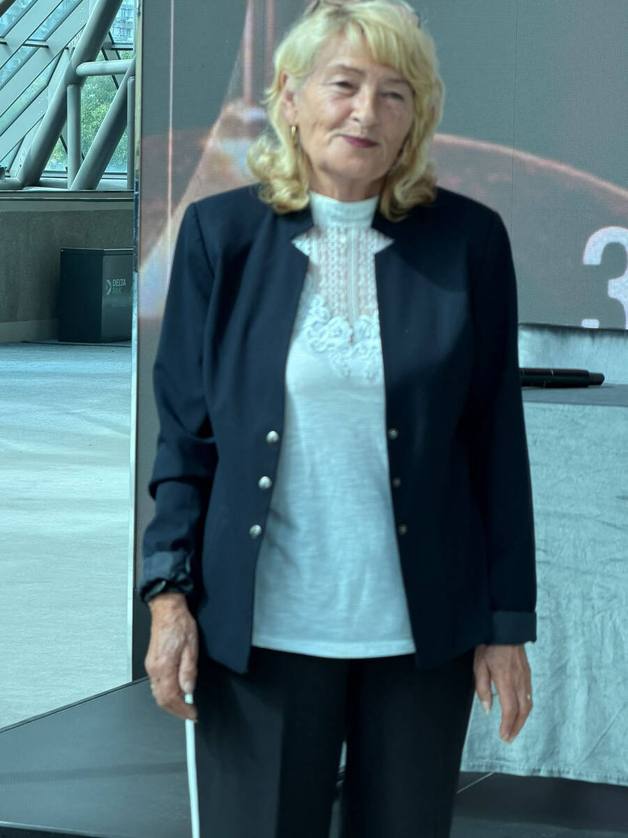 Udovica Tome Zdravkovića Gordana na promociji koncerta u njegovu čast (8).jpg