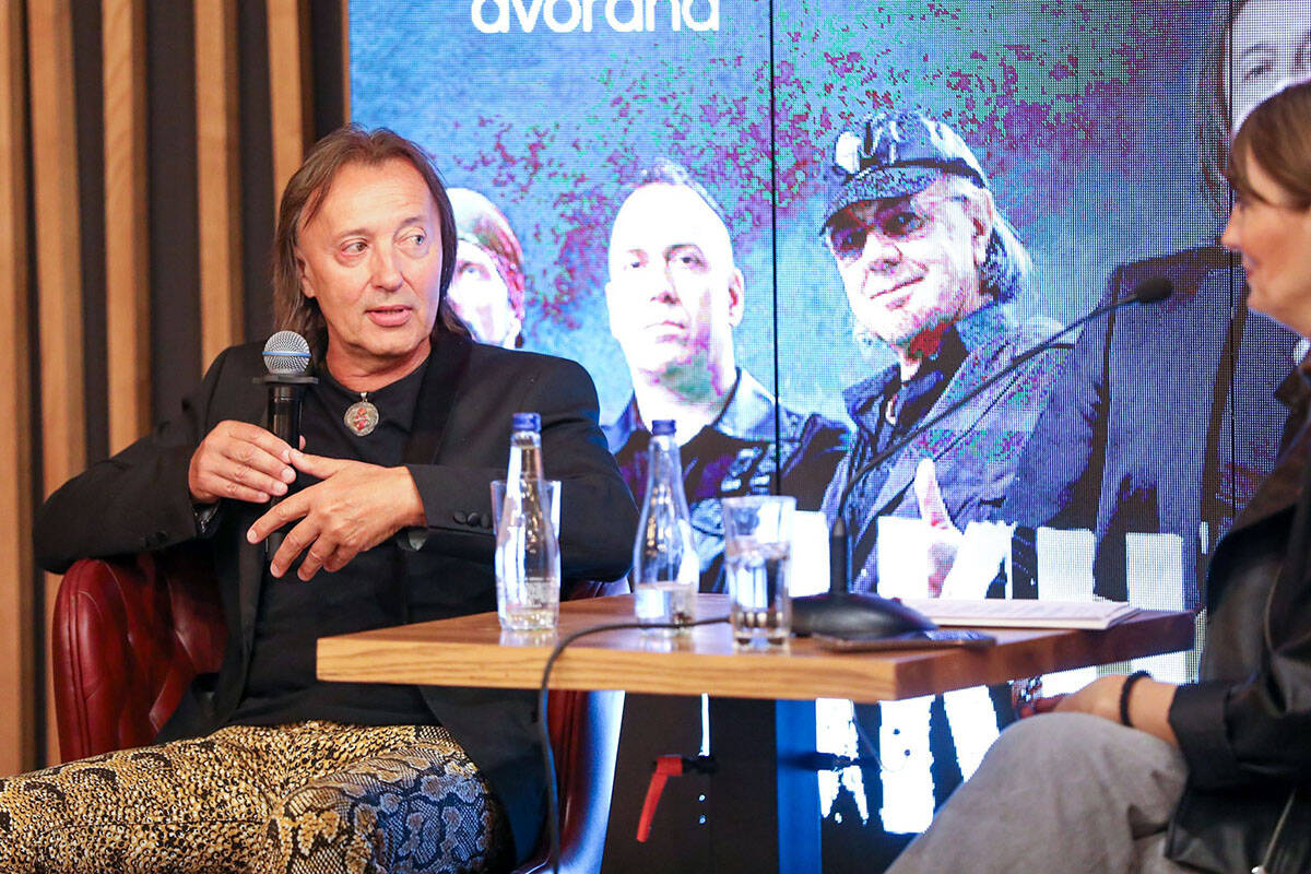 Zele Lipovača frontmen “Divljih jagoda” ponovo u Beogradu (3).jpg